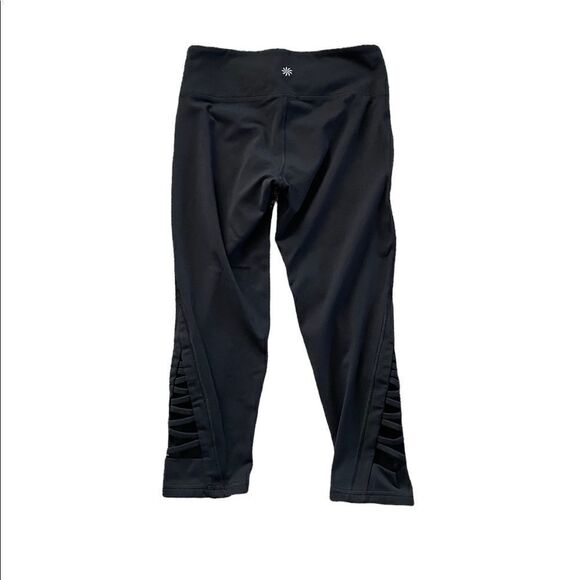 ATHLETA Quest Criss Cross Chaturanga Capri Black Size Small - Picture 2 of 8